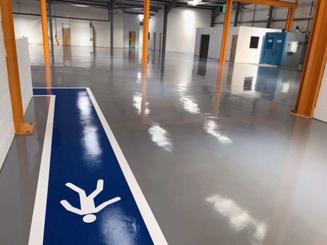 epoxy floor in empty warehouse