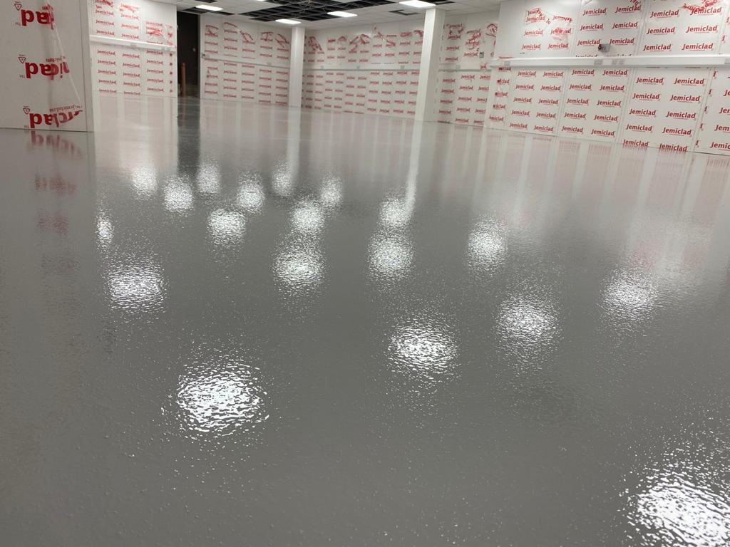 Anti-Slip-Flooring in a warehouse